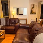 Spacous Dublin Escape 3Br Ensuited Free Parking